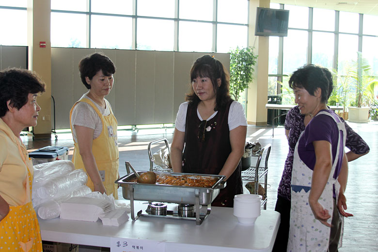 06092012-yardsale (9).jpg