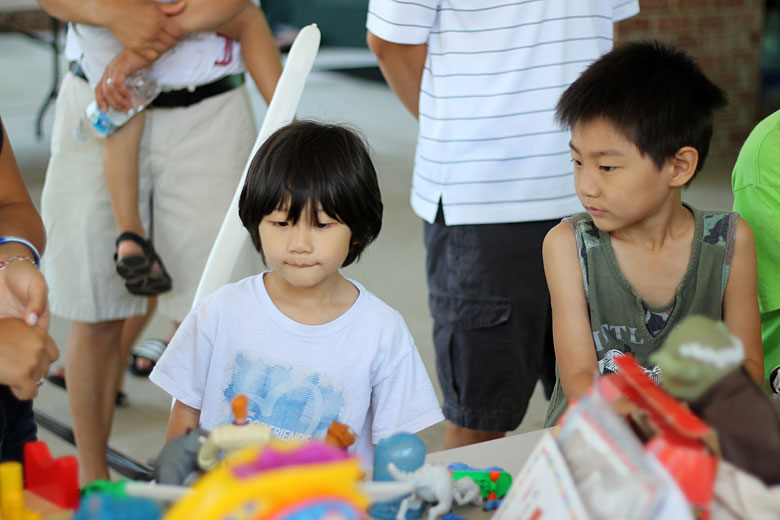06092012-yardsale (41).jpg