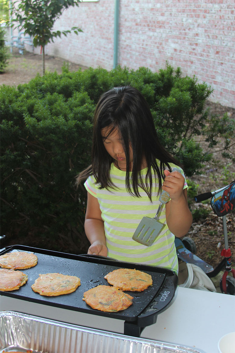 06092012-yardsale (11).jpg
