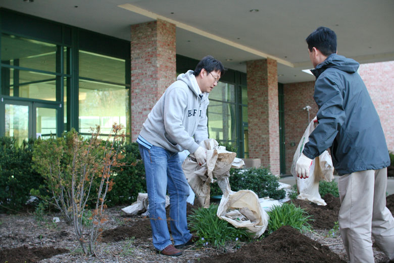 041010-mulch (10).jpg