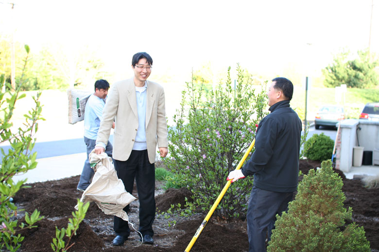 041010-mulch (19).jpg