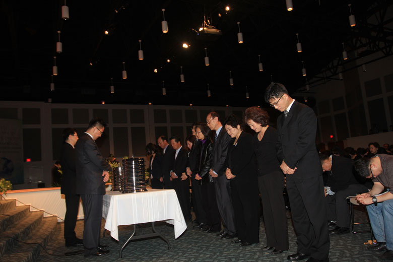 04222011-GOODFRIDAY (6).jpg