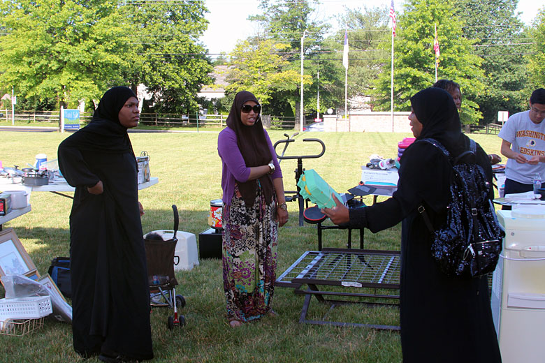 06092012-yardsale (15).jpg