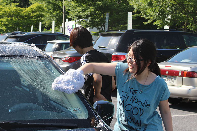 06092012-yardsale (23).jpg