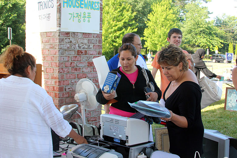 06092012-yardsale (18).jpg