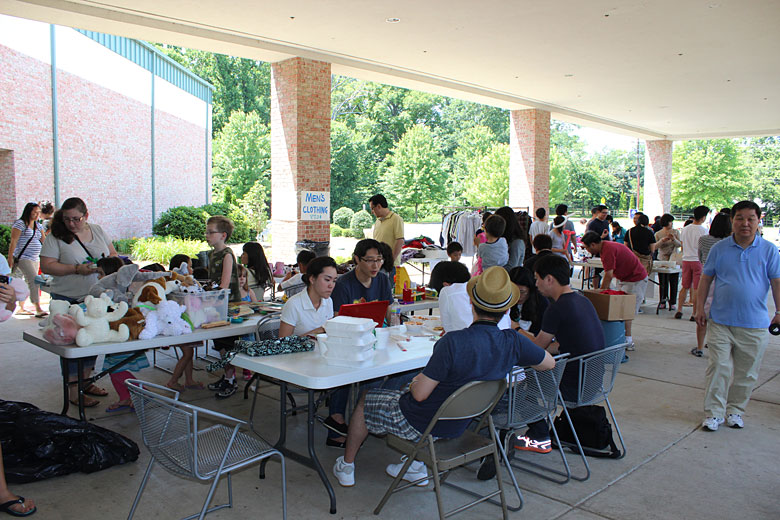 06092012-yardsale (49).jpg