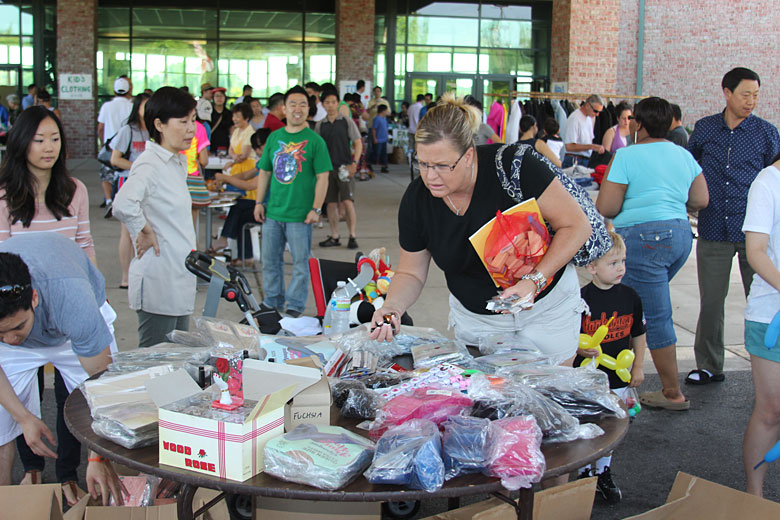 06092012-yardsale (25).jpg