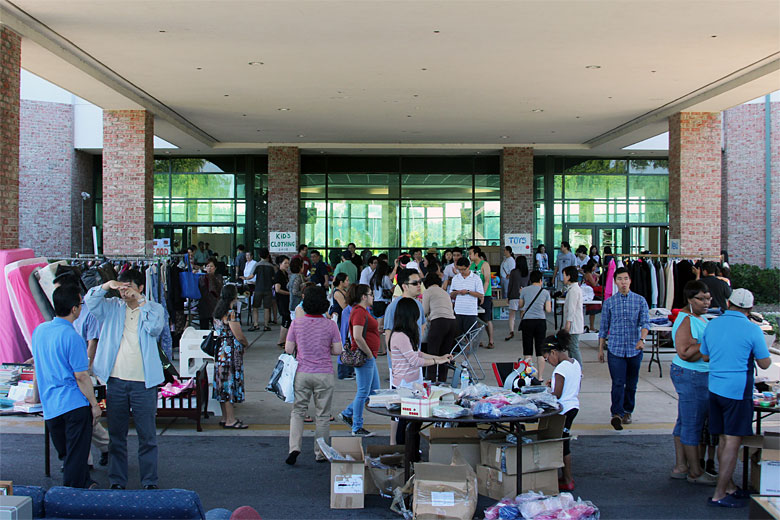 06092012-yardsale (20).jpg