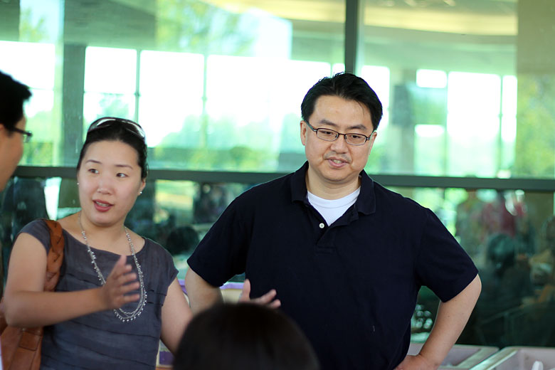 06092012-yardsale (39).jpg