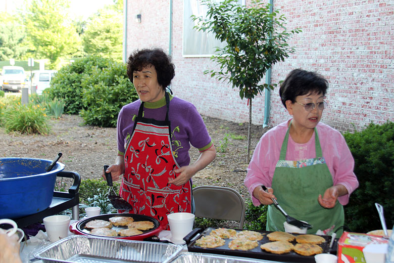 06092012-yardsale (10).jpg