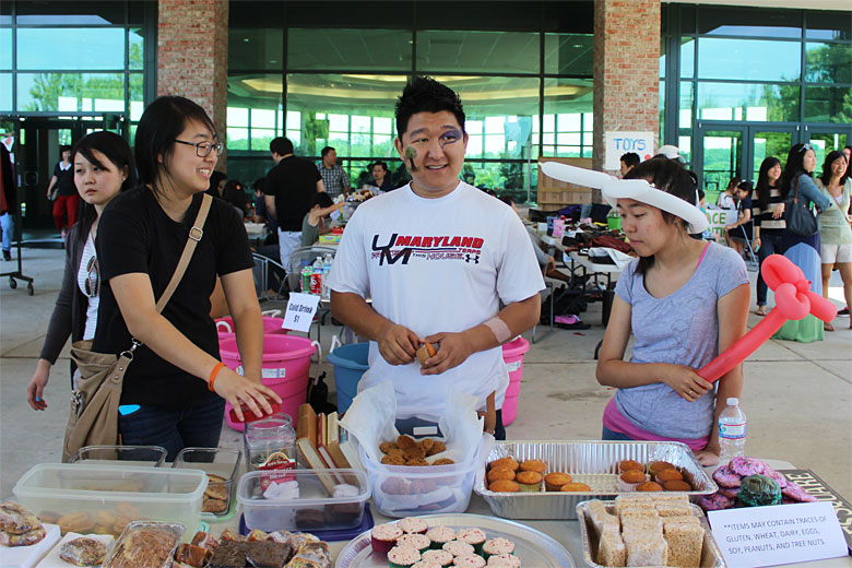 06092012-yardsale (52).jpg