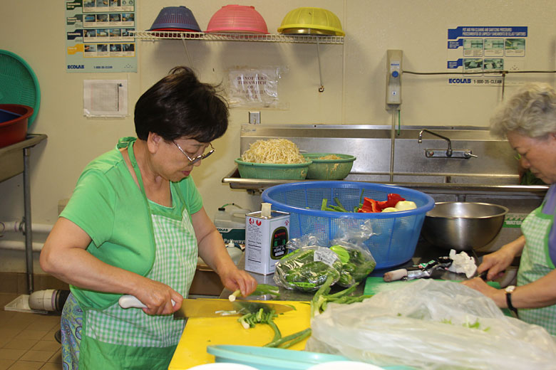 06092012-yardsale (6).jpg