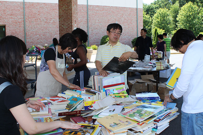 06092012-yardsale (50).jpg