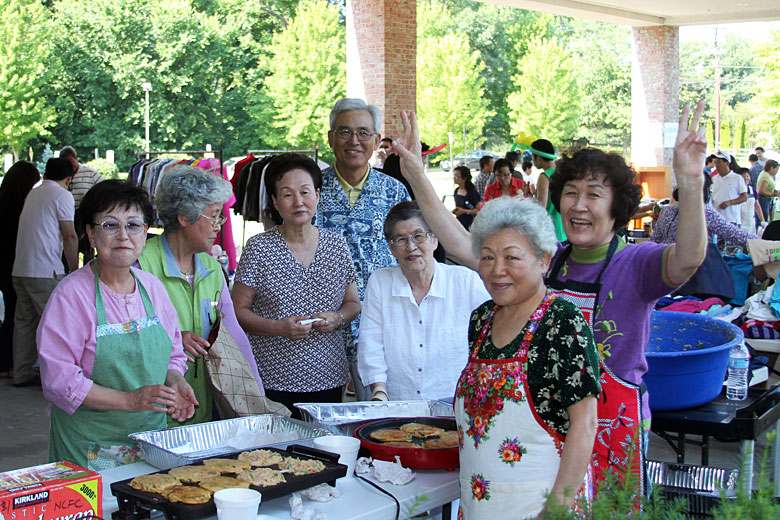 06092012-yardsale (32).jpg