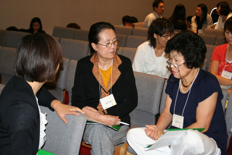 082909-oikos (27).jpg