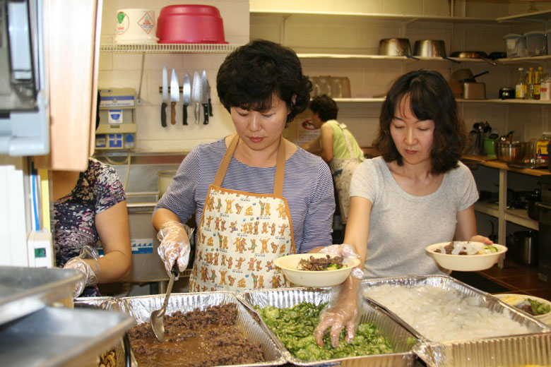 082909-oikos (35).jpg