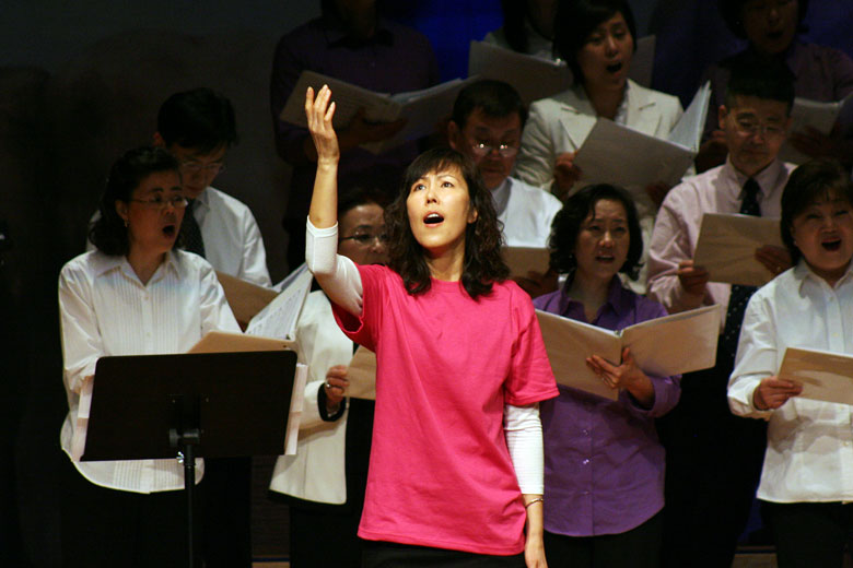 032011-worship (5).jpg