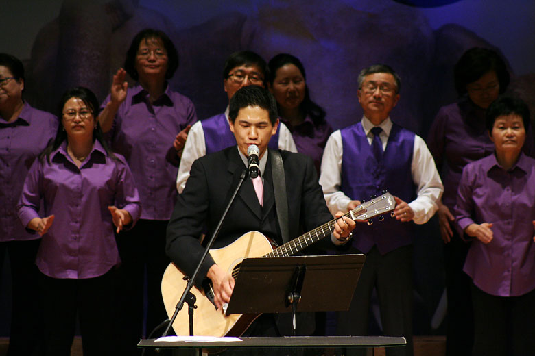 040311-worship (1).jpg