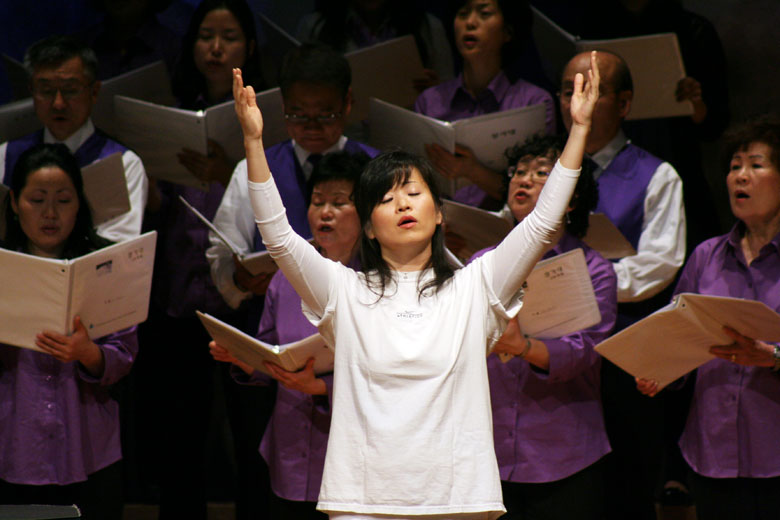 040311-worship (12).jpg