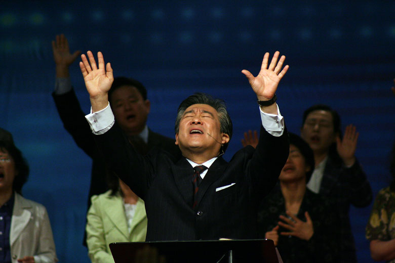 040311-worship (21).jpg