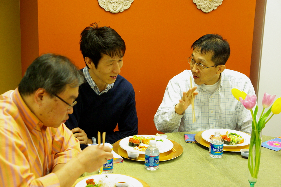 5기 성령의 날 꾸미기_VA 알파 6기 초청 만찬 066.JPG