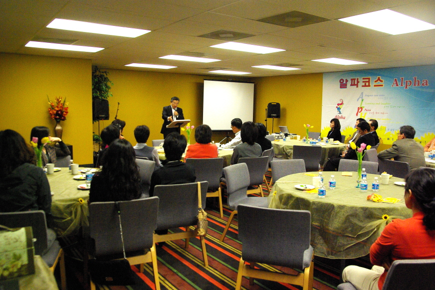 5기 성령의 날 꾸미기_VA 알파 6기 초청 만찬 102.JPG