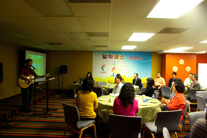 5기 성령의 날 꾸미기_VA 알파 6기 초청 만찬 087.JPG