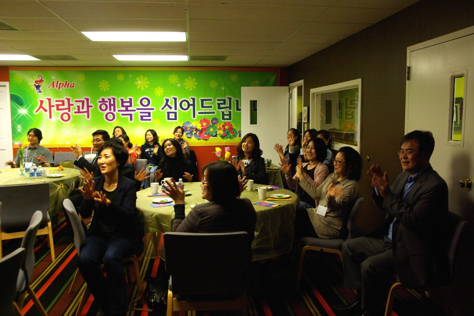 5기 성령의 날 꾸미기_VA 알파 6기 초청 만찬 080.JPG