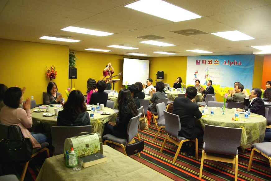 5기 성령의 날 꾸미기_VA 알파 6기 초청 만찬 071.JPG