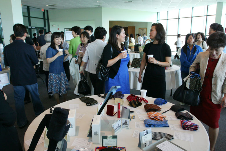 050910-auction (6).jpg