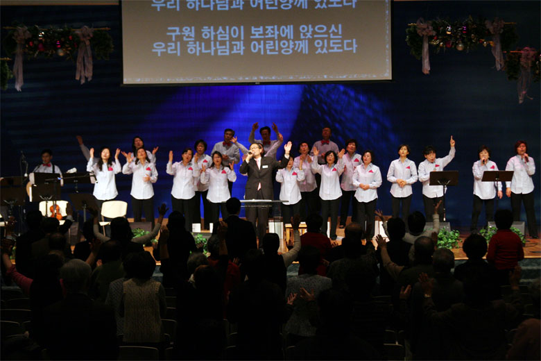 121210-worship (11).jpg