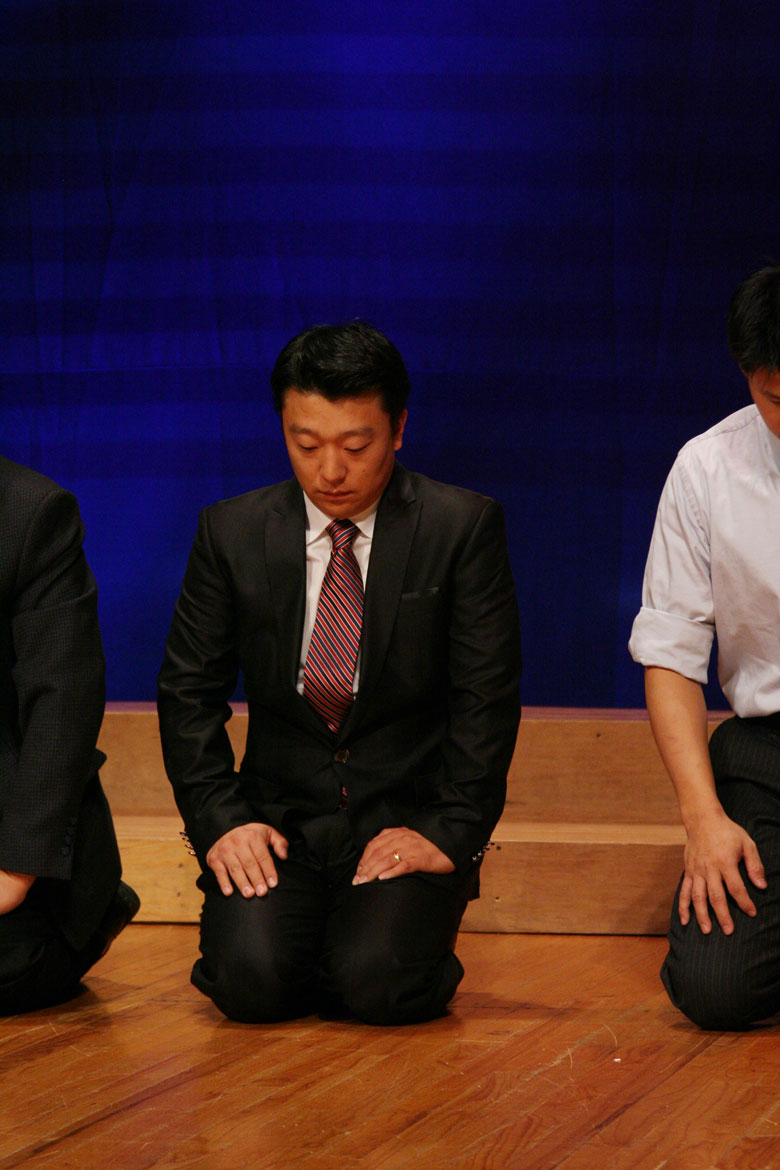 121210-worship (26).jpg