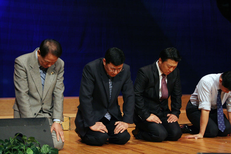 121210-worship (30).jpg