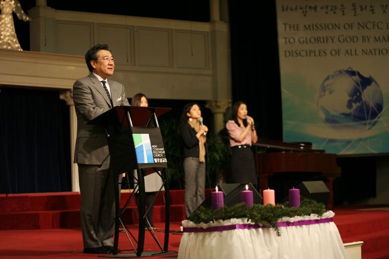 121210-worship (5).jpg