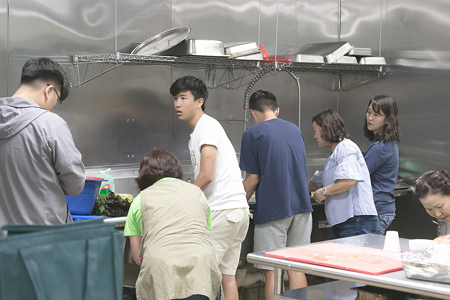 06082019-yardsale (8).jpg