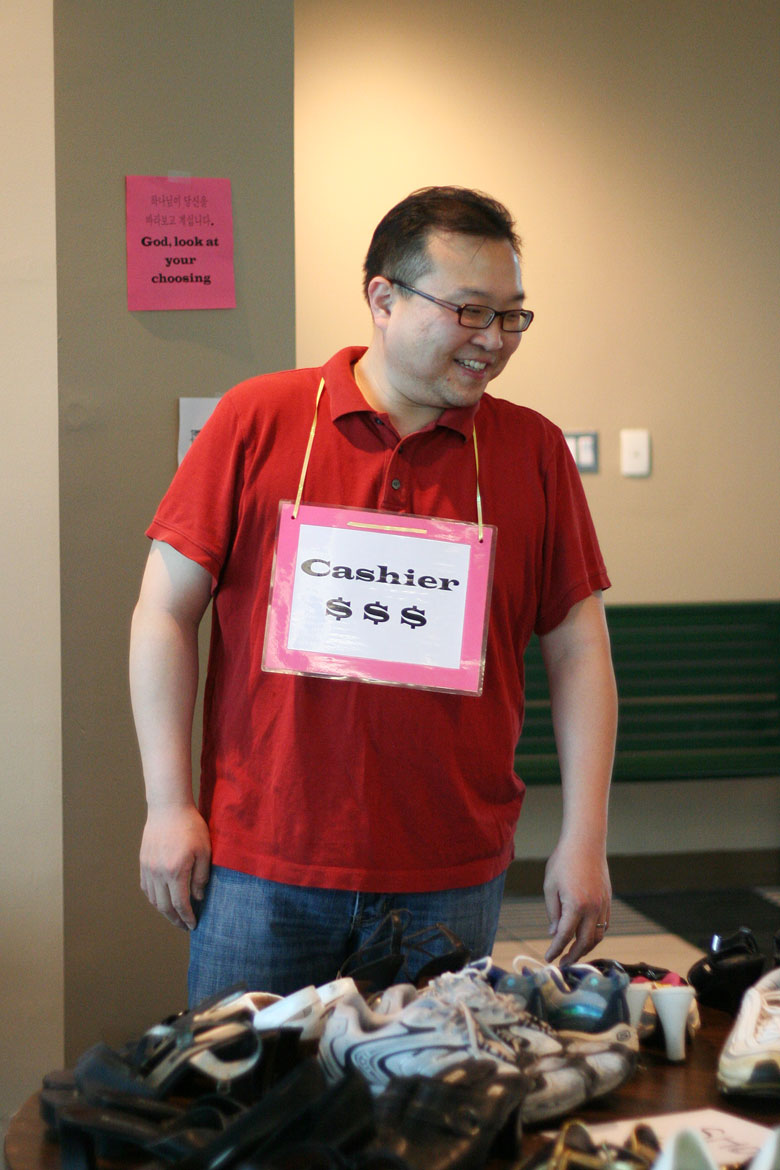 05142011-yardsale (24).jpg