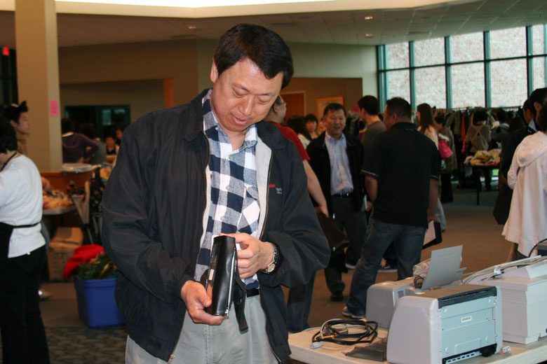 05142011-yardsale (10).jpg