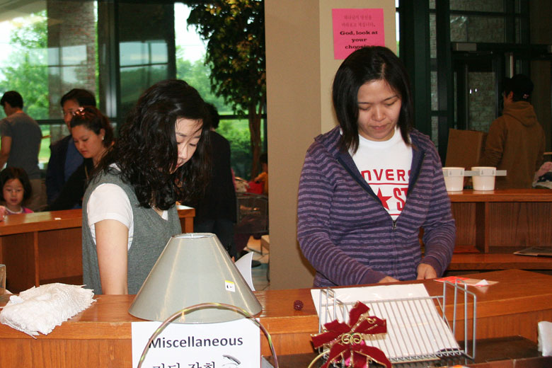 05142011-yardsale (9).jpg