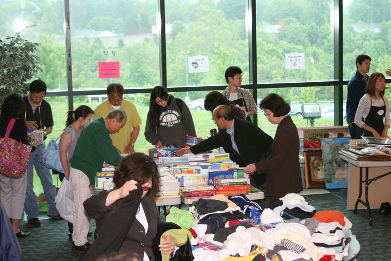 05142011-yardsale.jpg