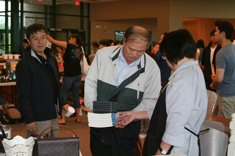 05142011-yardsale (7).jpg