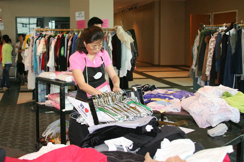 05142011-yardsale (38).jpg