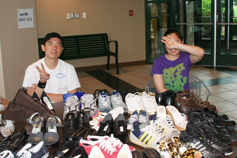 05142011-yardsale (36).jpg