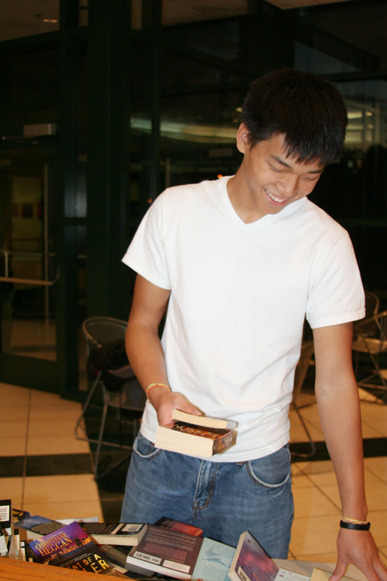 103010-yardsale (10).jpg