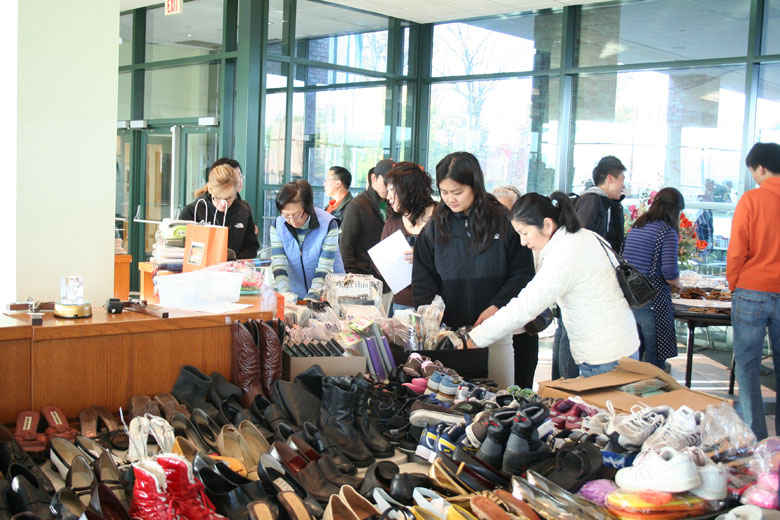 103010-yardsale (12).jpg