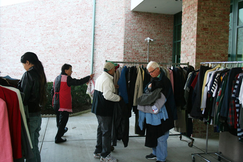 103010-yardsale (20).jpg