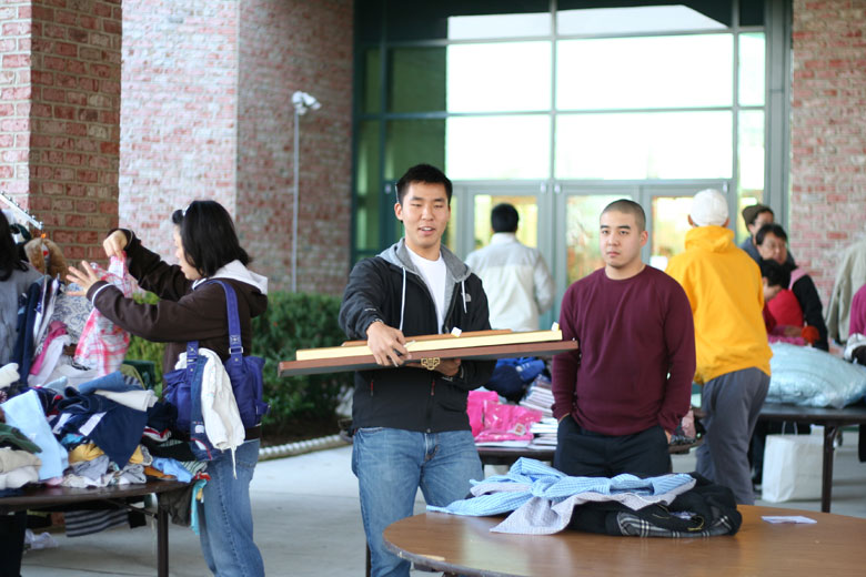 103010-yardsale (23).jpg