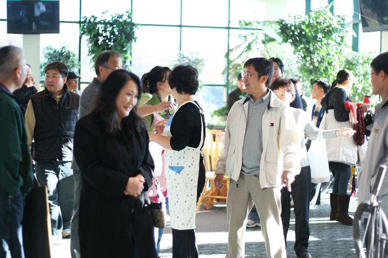 103010-yardsale (28).jpg