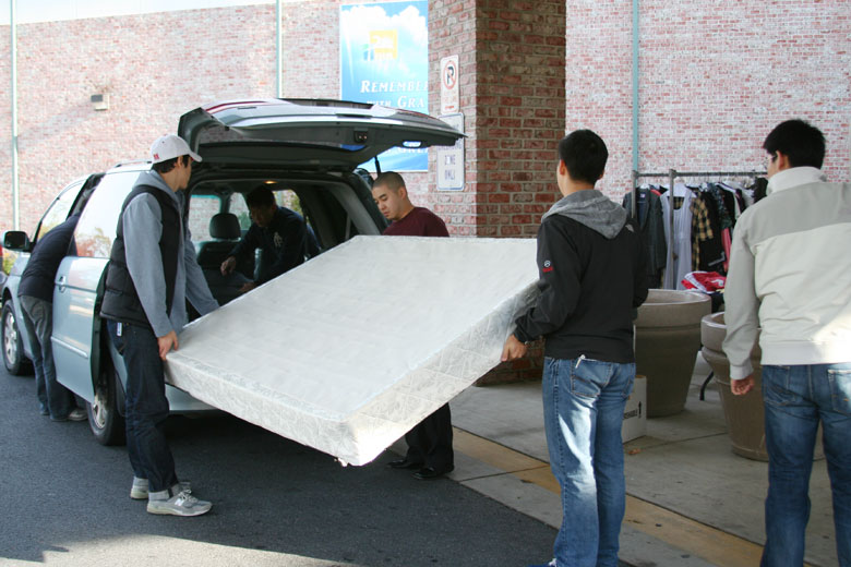 103010-yardsale (29).jpg