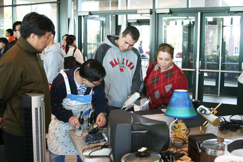 103010-yardsale (31).jpg