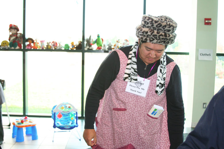 103010-yardsale (34).jpg